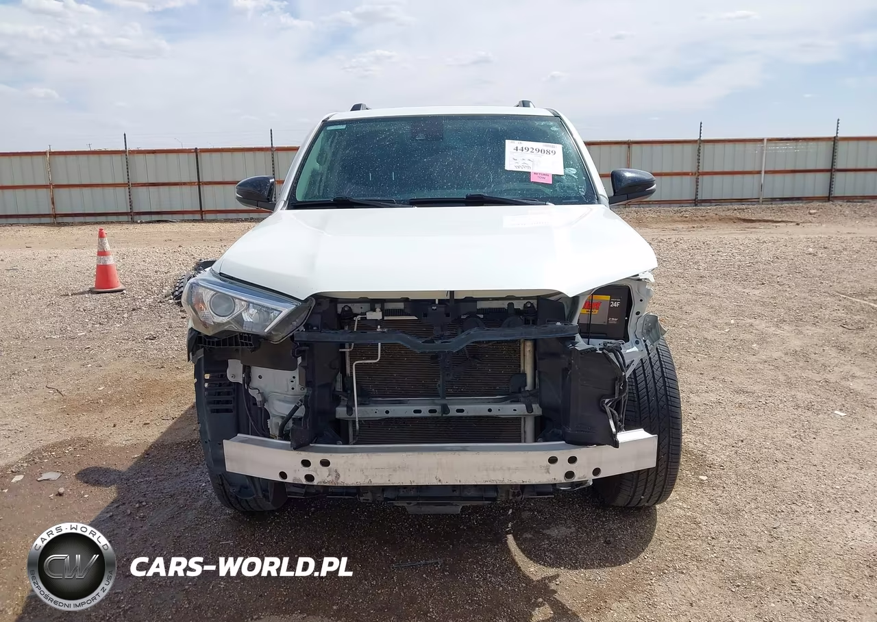 2020 Toyota 4Runner Nightshade Special Edition VIN:JTEBU5JR6L5810775 - 13