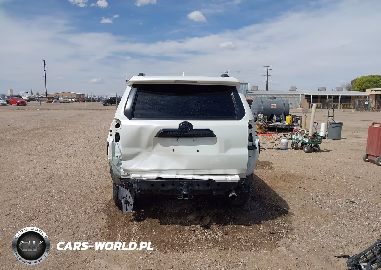 2020 Toyota 4Runner Nightshade Special Edition VIN:JTEBU5JR6L5810775 - 17