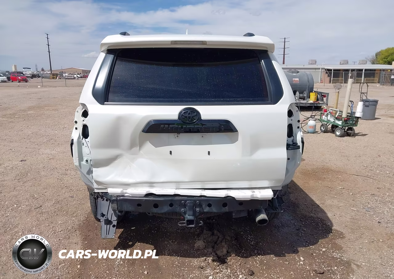 2020 Toyota 4Runner Nightshade Special Edition VIN:JTEBU5JR6L5810775 - 18