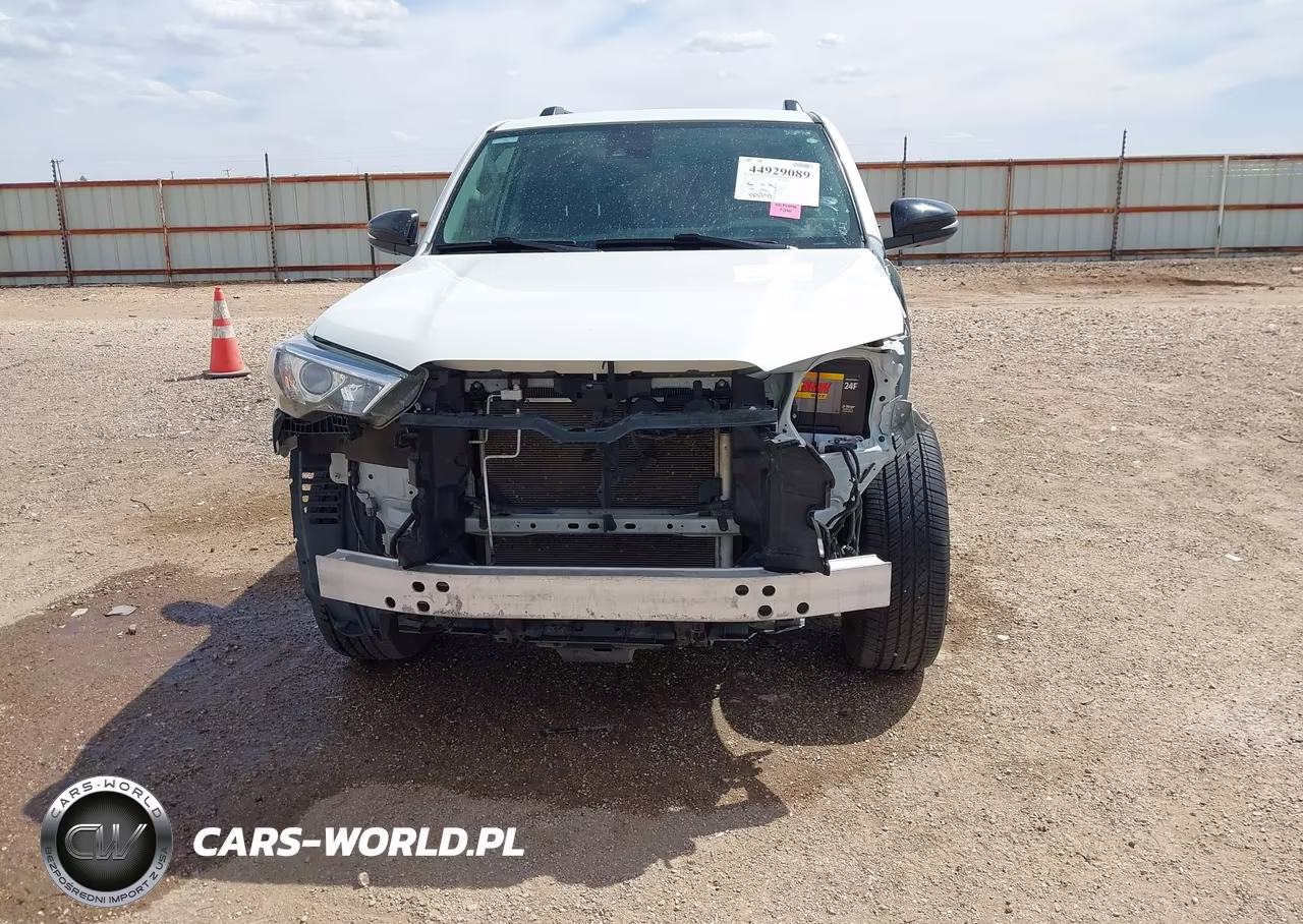 2020 Toyota 4Runner Nightshade Special Edition VIN:JTEBU5JR6L5810775 - 6