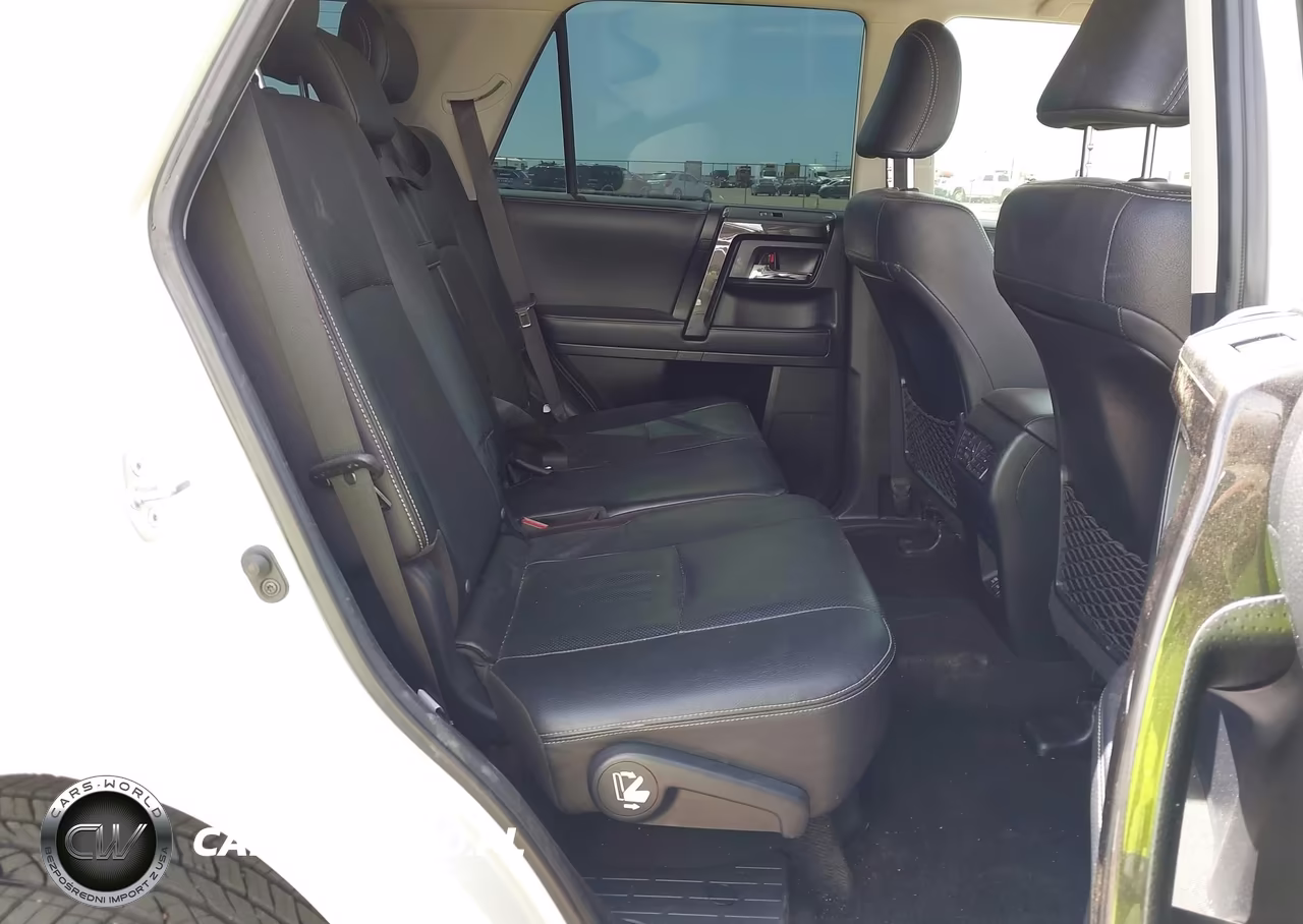 2020 Toyota 4Runner Nightshade Special Edition VIN:JTEBU5JR6L5810775 - 8