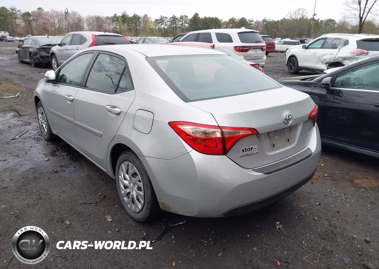 2019 Toyota Corolla Le VIN:2T1BURHE8KC210453 - 3
