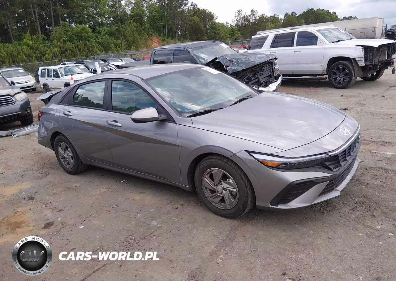 2025 Hyundai Elantra Se