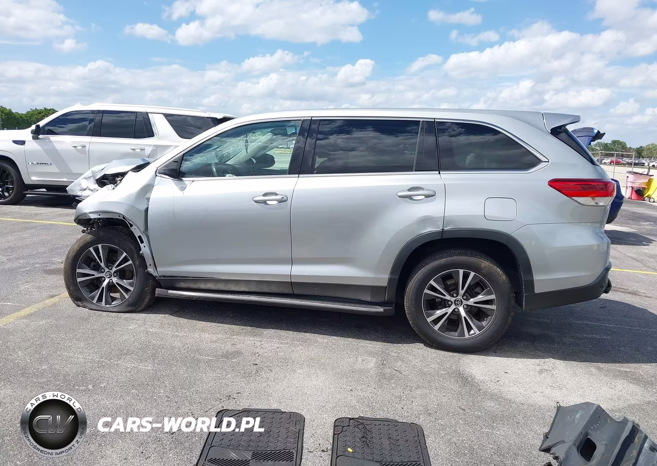 2019 Toyota Highlander Le VIN:5TDZARFH1KS045258 - 15