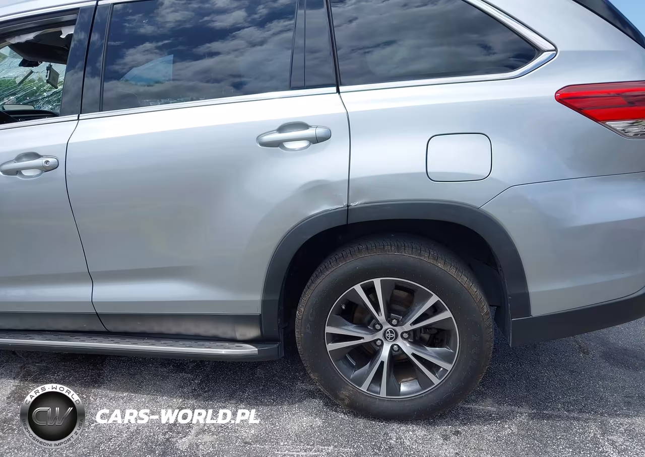 2019 Toyota Highlander Le VIN:5TDZARFH1KS045258 - 18