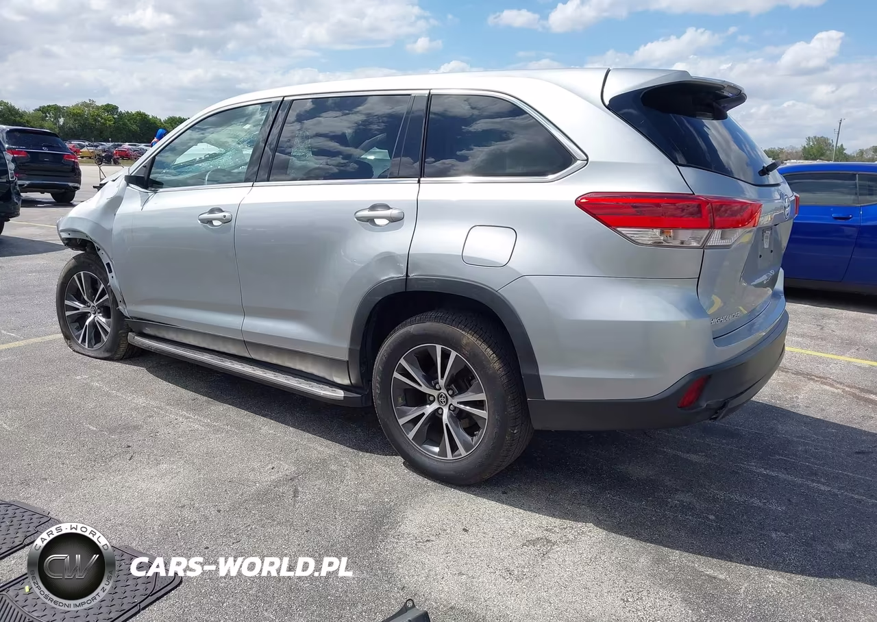 2019 Toyota Highlander Le VIN:5TDZARFH1KS045258 - 3