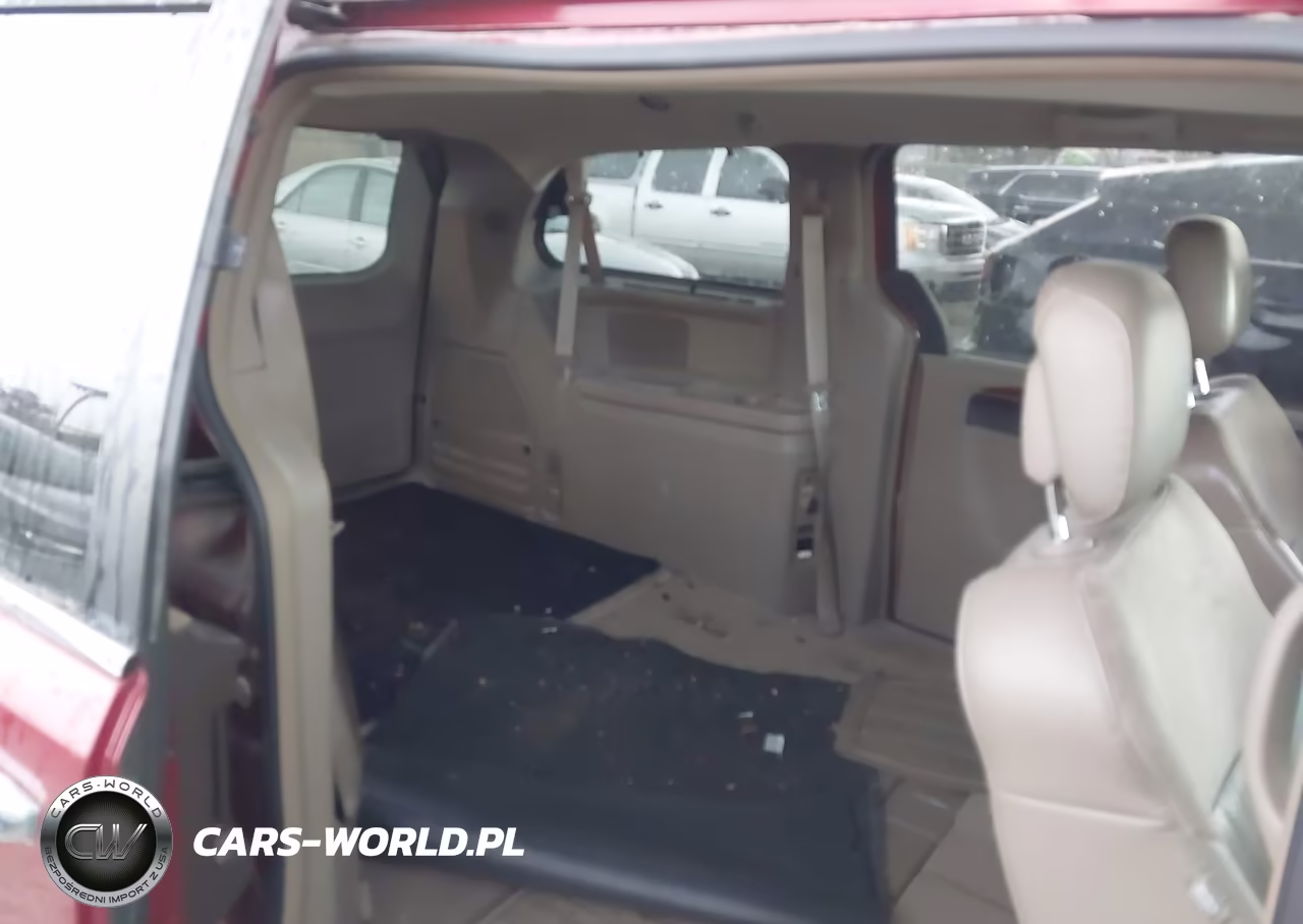 2014 Chrysler Town & Country Limited VIN:2C4RC1GG8ER228607 - 8