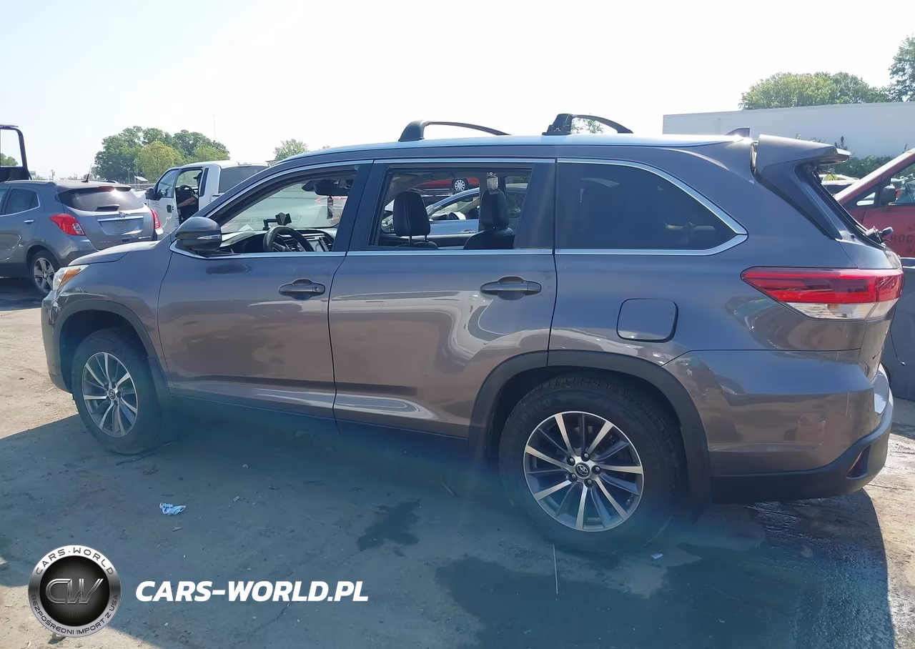 2019 Toyota Highlander Xle VIN:5TDJZRFH6KS581337 - 14