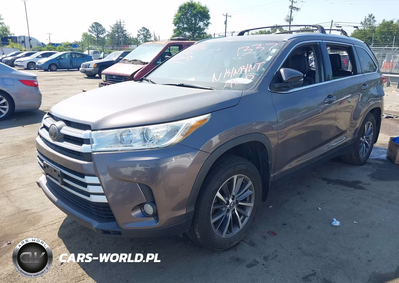 2019 Toyota Highlander Xle VIN:5TDJZRFH6KS581337 - 2
