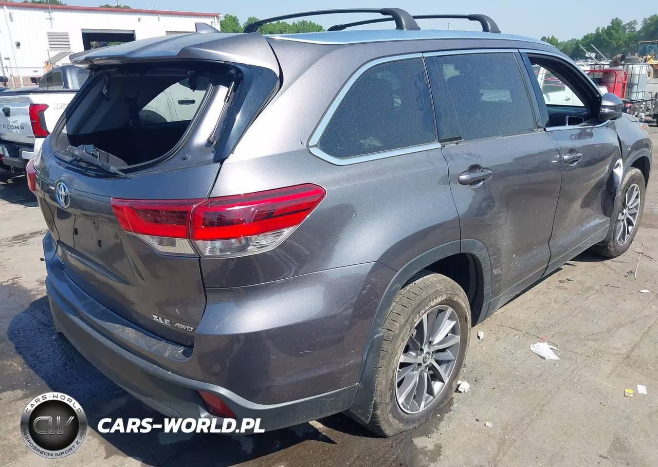 2019 Toyota Highlander Xle VIN:5TDJZRFH6KS581337 - 4