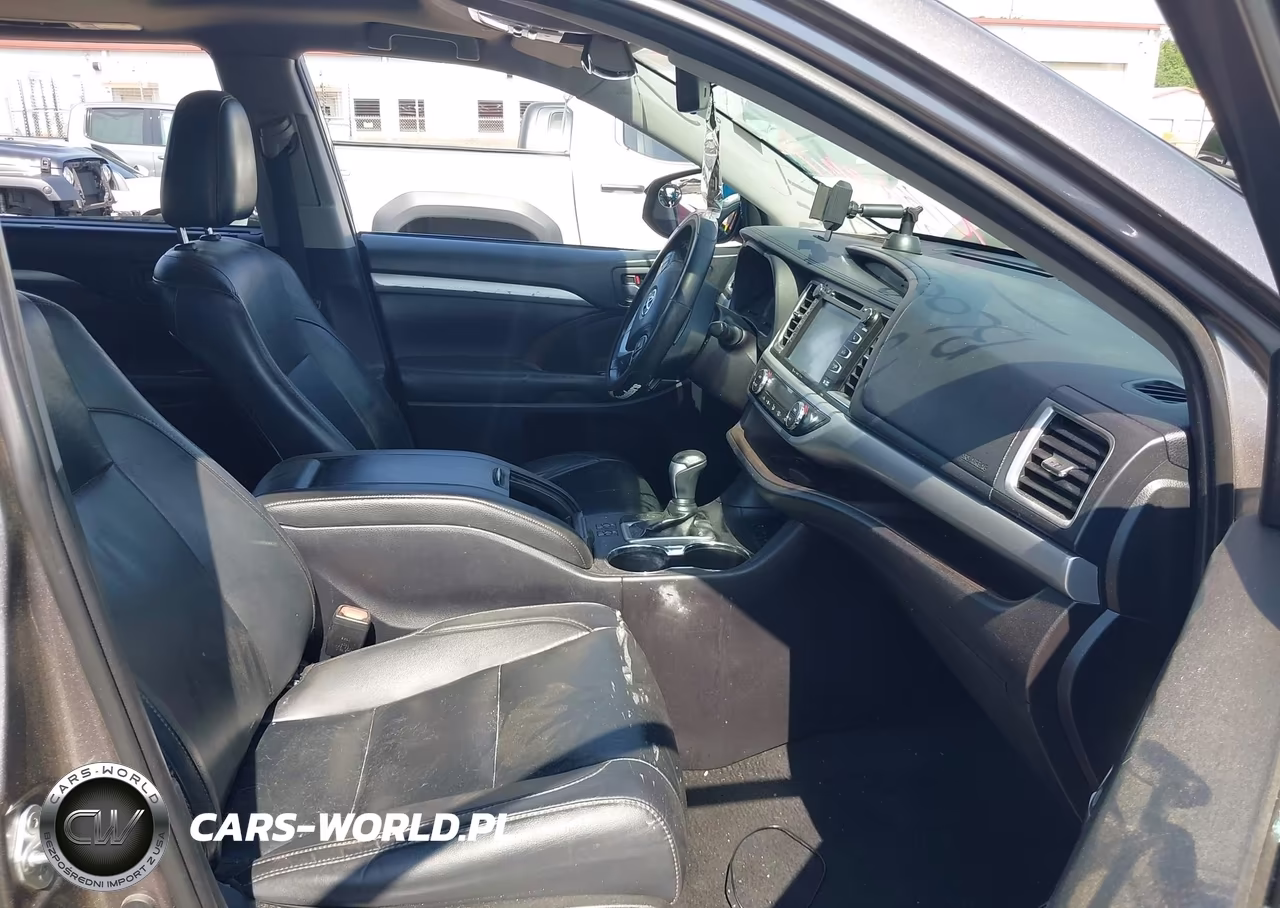2019 Toyota Highlander Xle VIN:5TDJZRFH6KS581337 - 5
