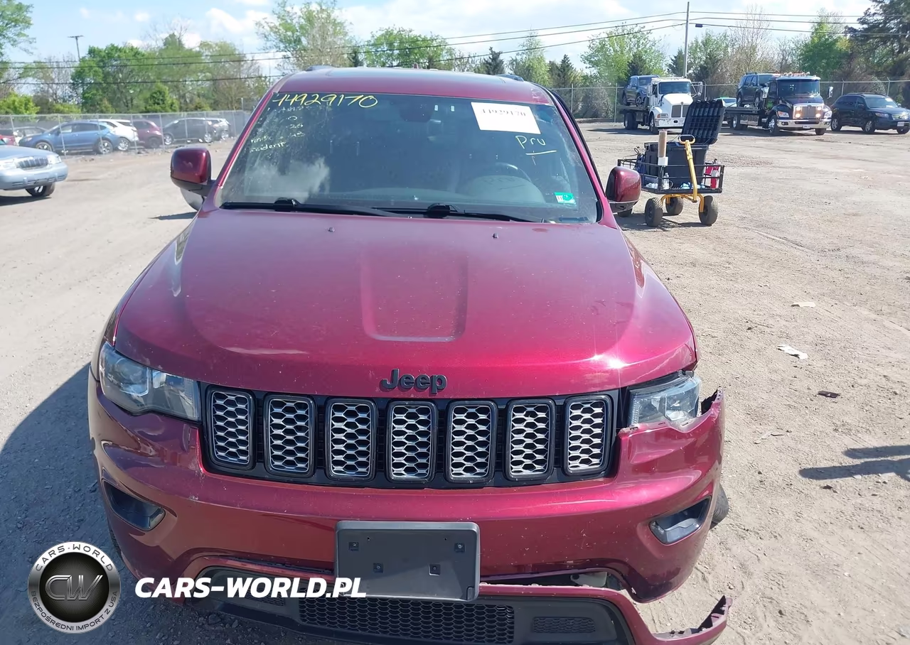 2017 Jeep Grand Cherokee Altitude 4X4 VIN:1C4RJFAGXHC768243 - 11