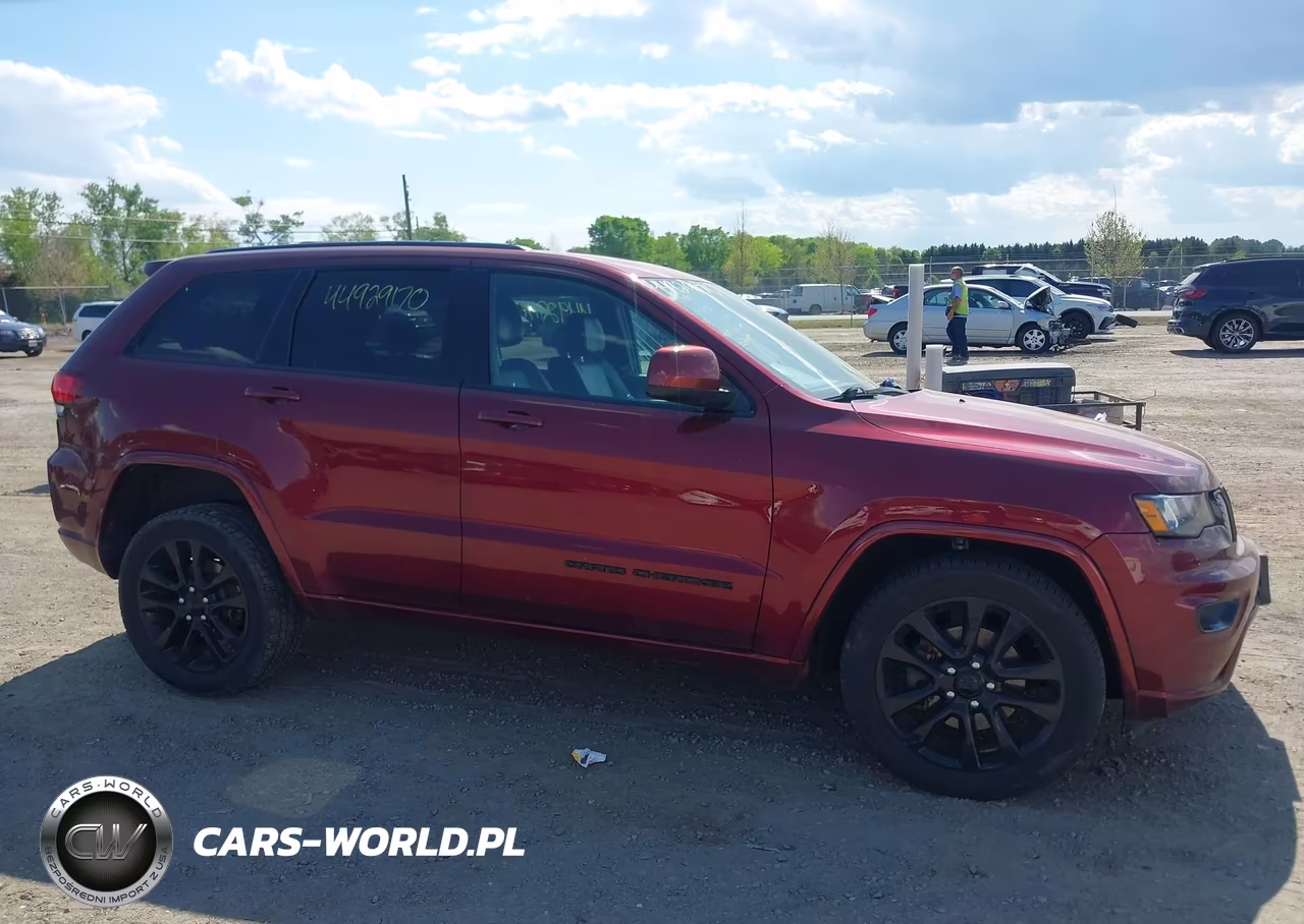 2017 Jeep Grand Cherokee Altitude 4X4 VIN:1C4RJFAGXHC768243 - 12