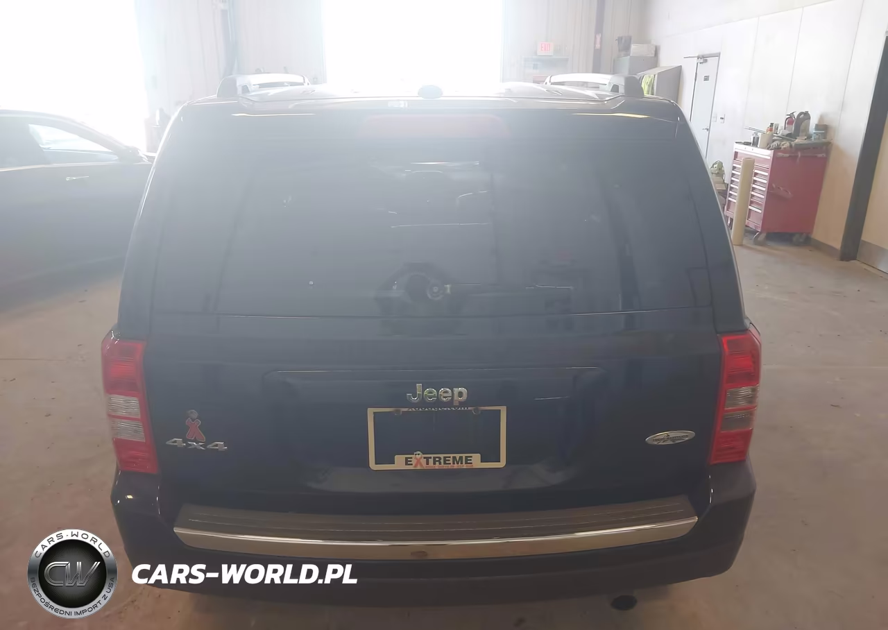 2016 Jeep Patriot High Altitude Edition VIN:1C4NJRFB3GD745974 - 16