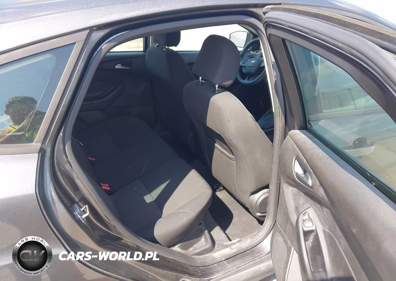 2016 Ford Focus Se VIN:1FADP3K25GL265816 - 8