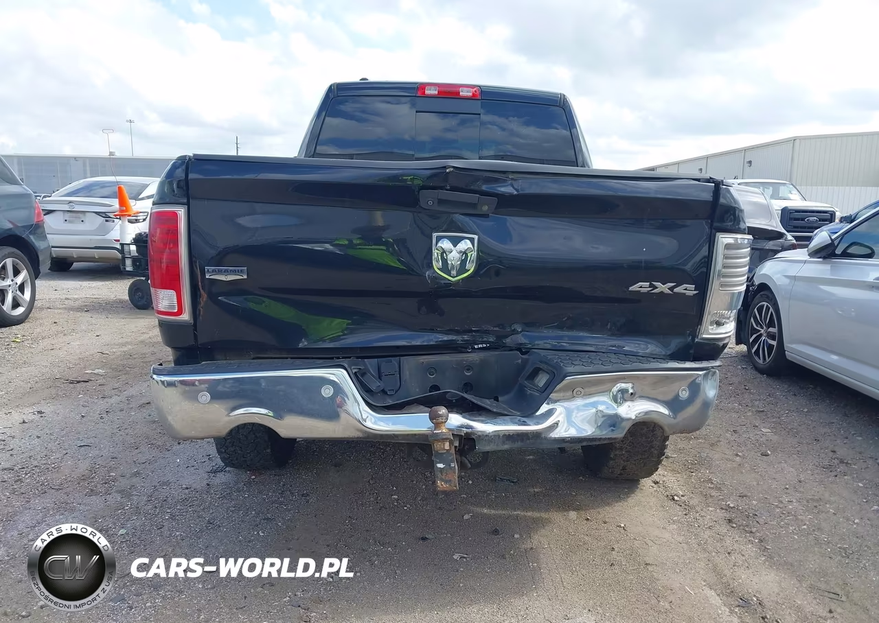 2015 Ram 1500 Laramie VIN:1C6RR7JM7FS572498 - 16