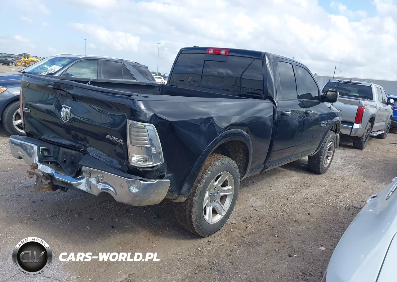 2015 Ram 1500 Laramie VIN:1C6RR7JM7FS572498 - 4