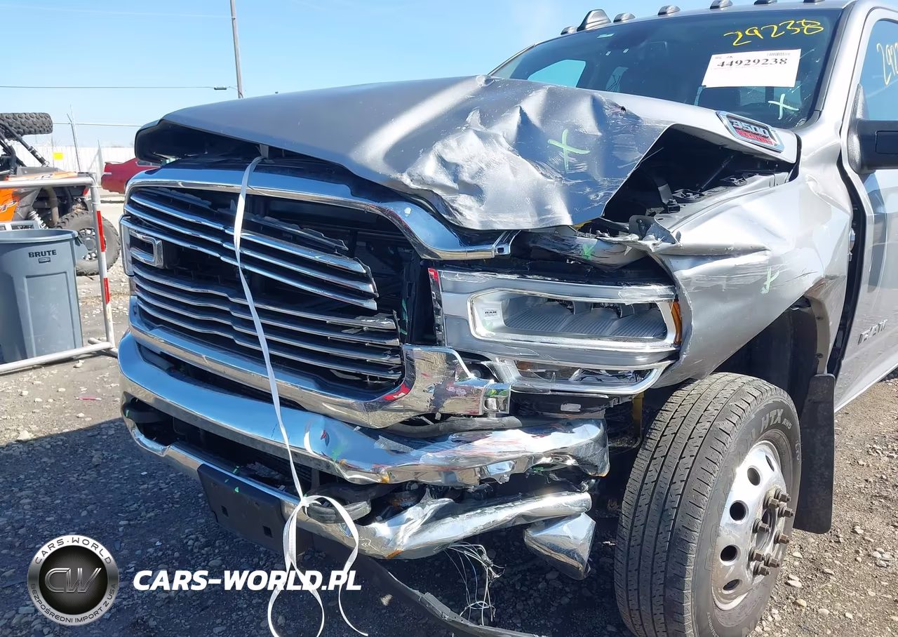 2023 Ram 3500 Laramie 4X4 8' Box VIN:3C63RRJL7PG507975 - 11