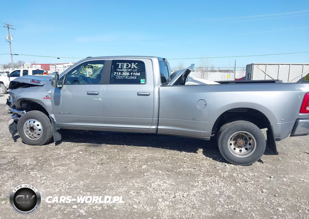 2023 Ram 3500 Laramie 4X4 8' Box VIN:3C63RRJL7PG507975 - 17