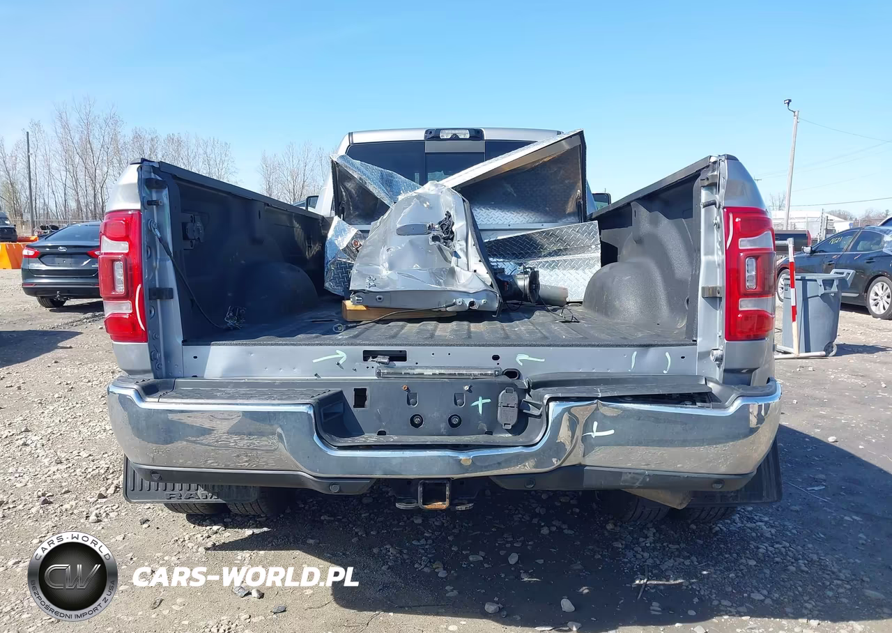 2023 Ram 3500 Laramie 4X4 8' Box VIN:3C63RRJL7PG507975 - 18
