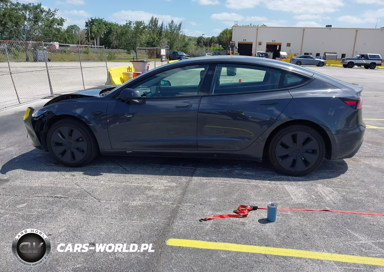2025 Tesla Model 3 Long Range Rear-Wheel Drive-Standard Rear-Wheel Drive VIN:5YJ3E1EA2SF985864 - 14