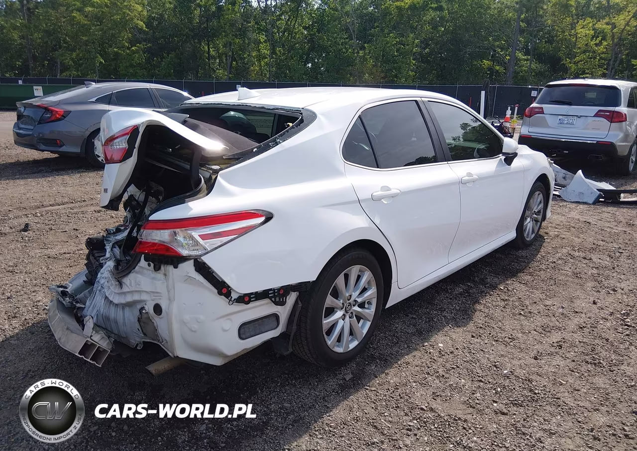 2019 Toyota Camry Le VIN:4T1B11HK5KU754018 - 4
