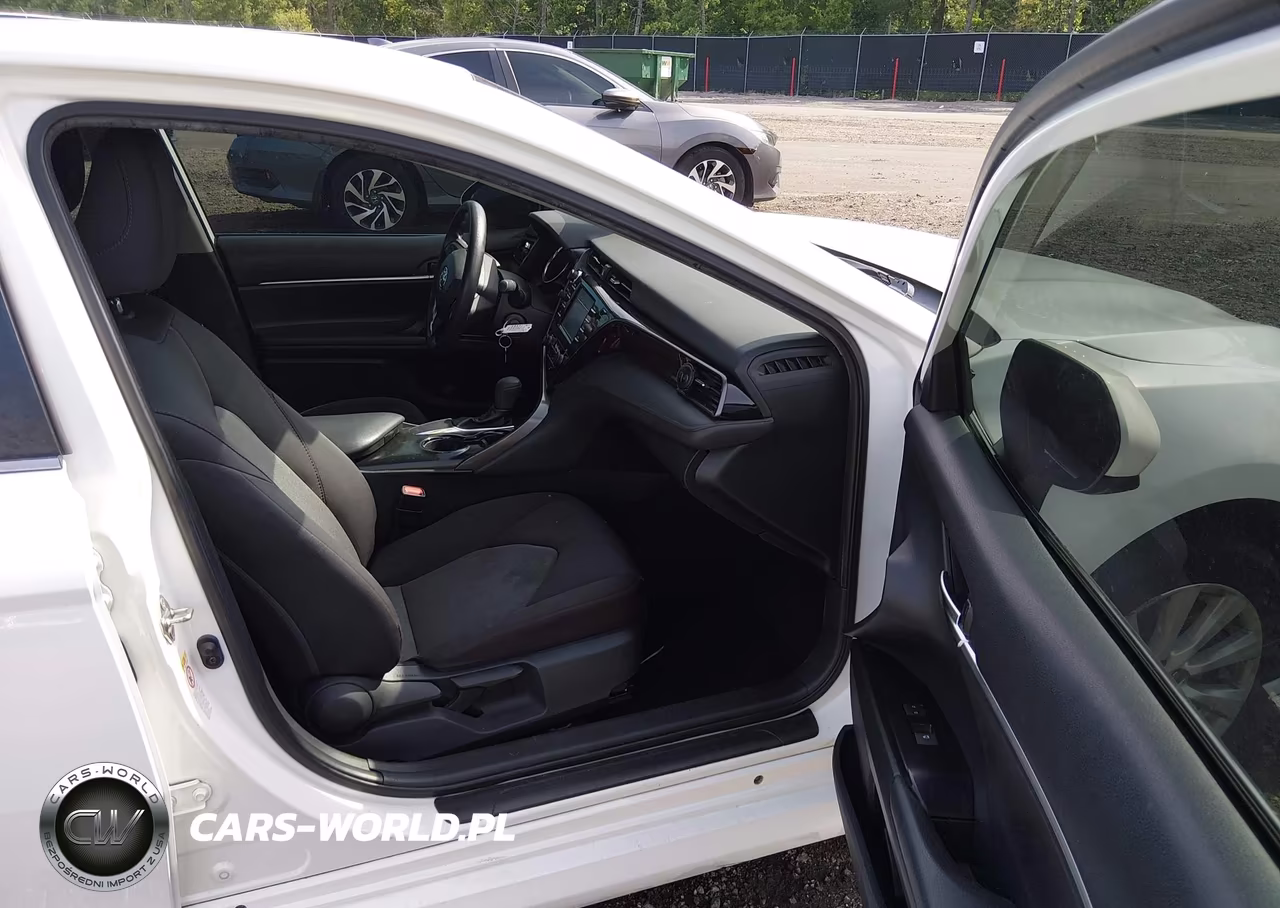 2019 Toyota Camry Le VIN:4T1B11HK5KU754018 - 5