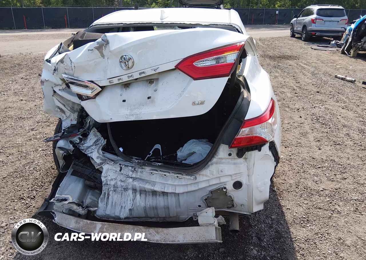 2019 Toyota Camry Le VIN:4T1B11HK5KU754018 - 6