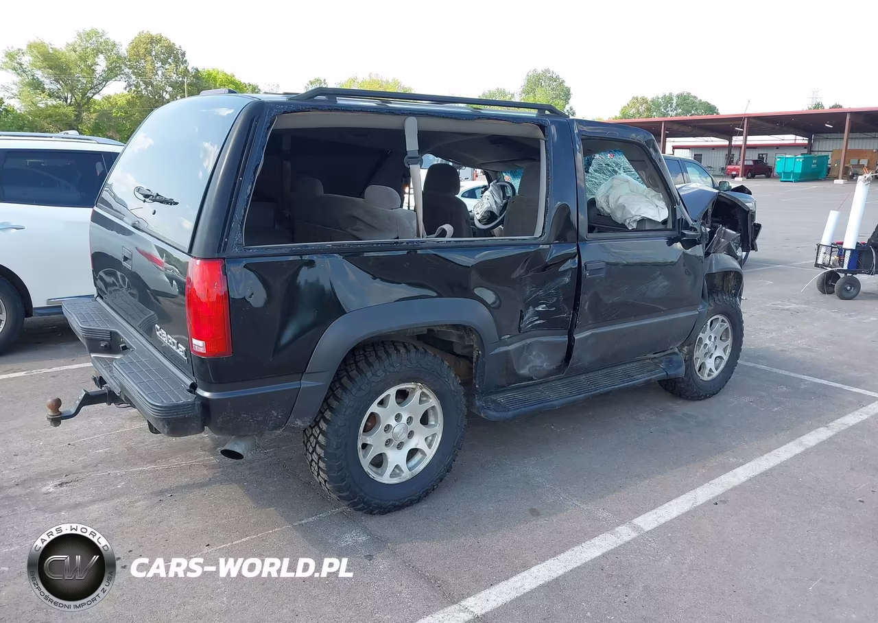 1999 Chevrolet Tahoe VIN:3GNEK18R9XG202566 - 4
