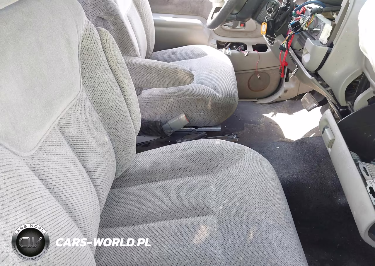 1999 Chevrolet Tahoe VIN:3GNEK18R9XG202566 - 5