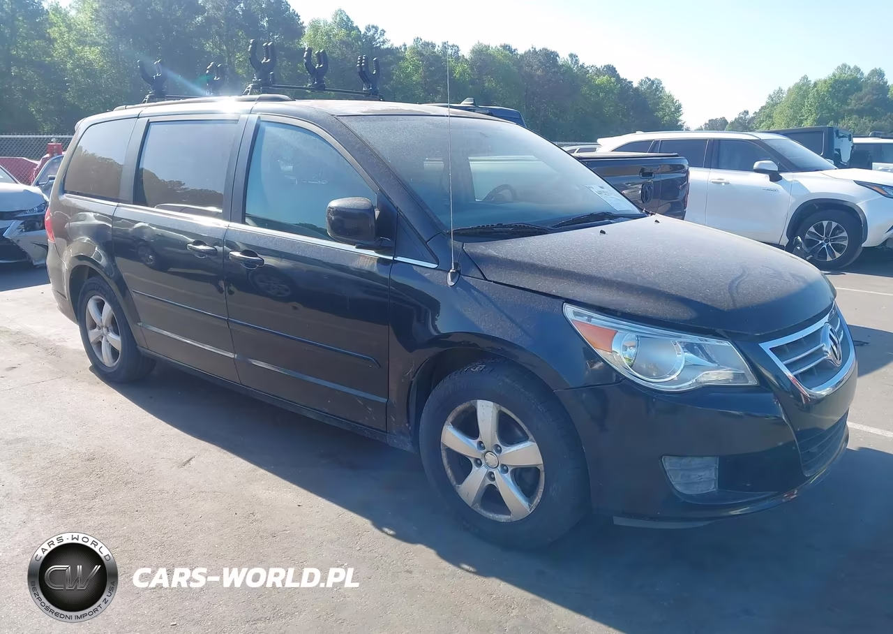 2011 Volkswagen Routan Se