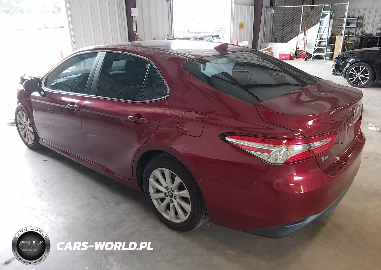 2019 Toyota Camry Le VIN:4T1B11HK3KU733331 - 3