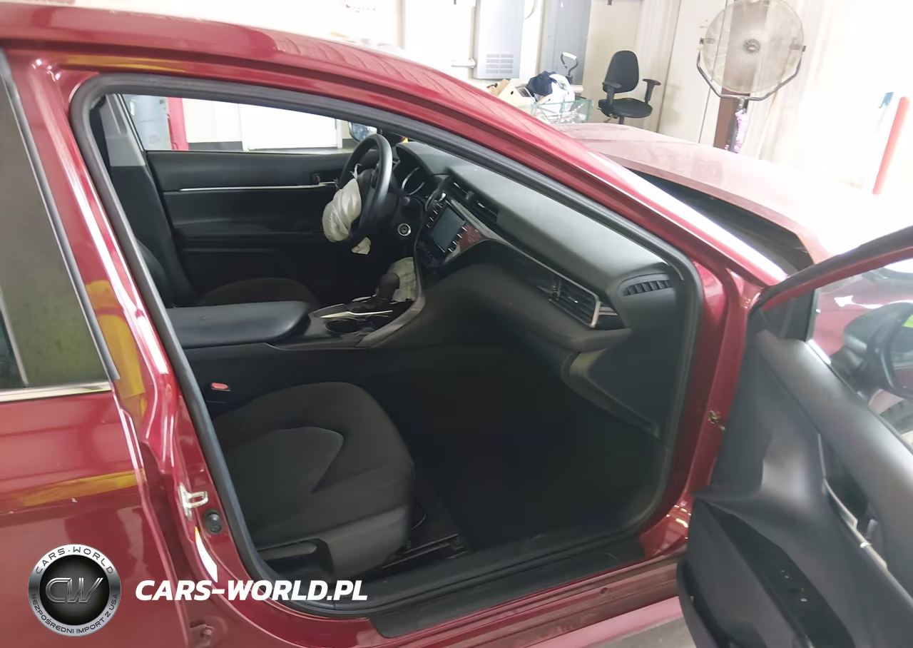 2019 Toyota Camry Le VIN:4T1B11HK3KU733331 - 5