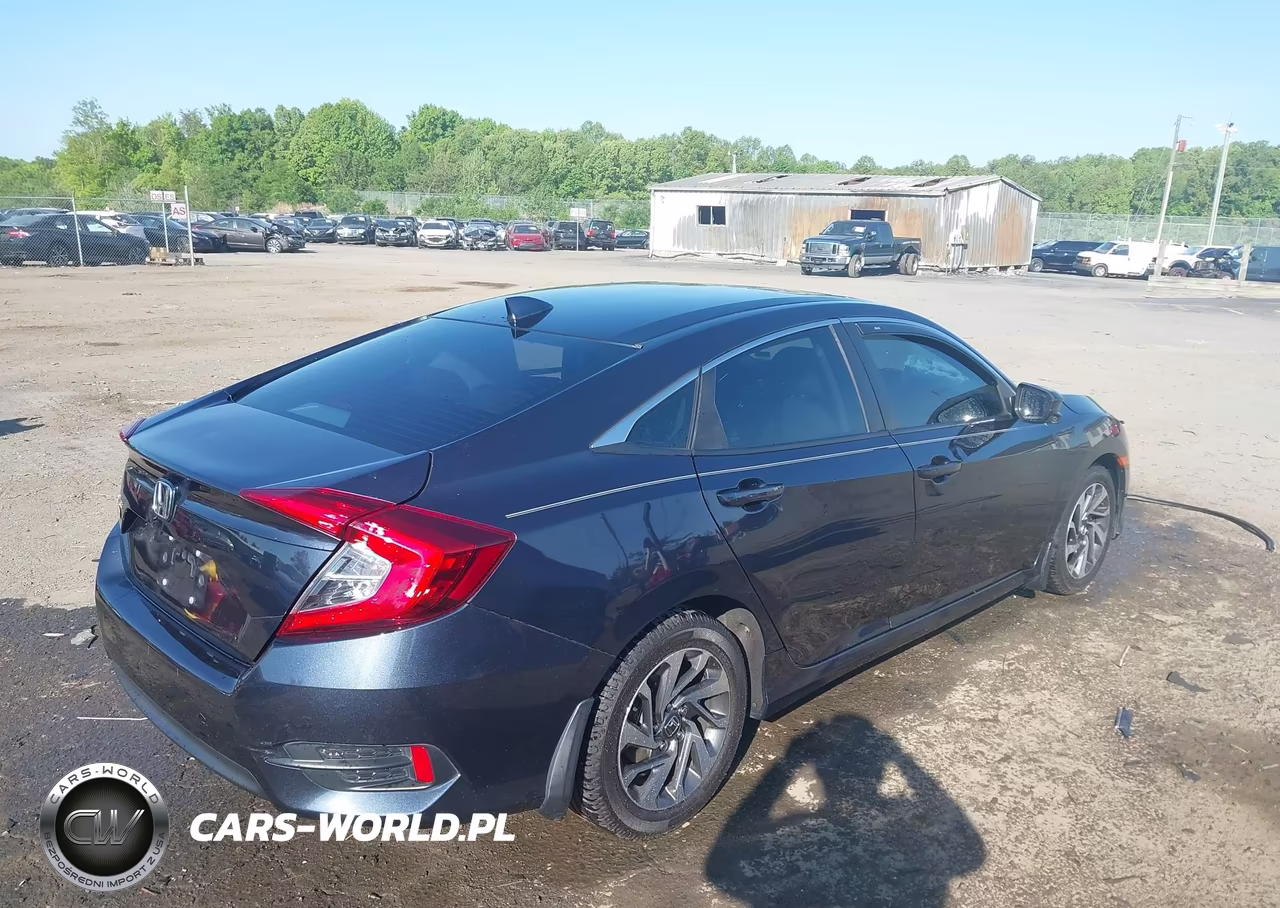 2018 Honda Civic Ex VIN:2HGFC2F74JH589439 - 4