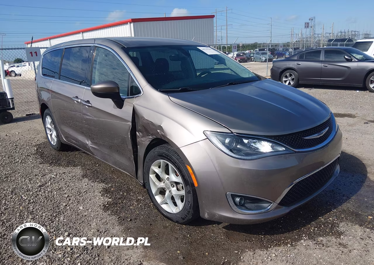 2017 Chrysler Pacifica Touring Plus