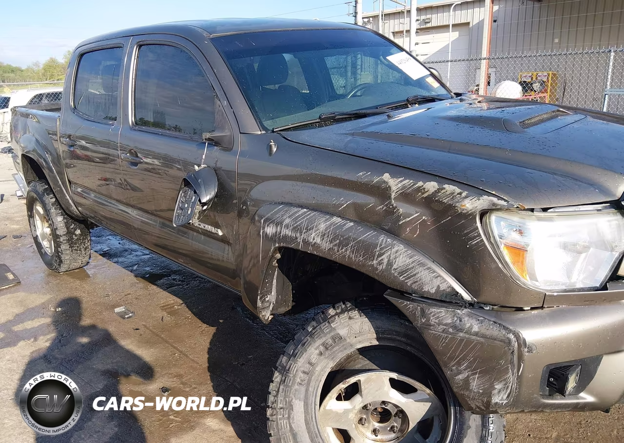 2015 Toyota Tacoma Base V6 VIN:3TMLU4EN0FM173956 - 6