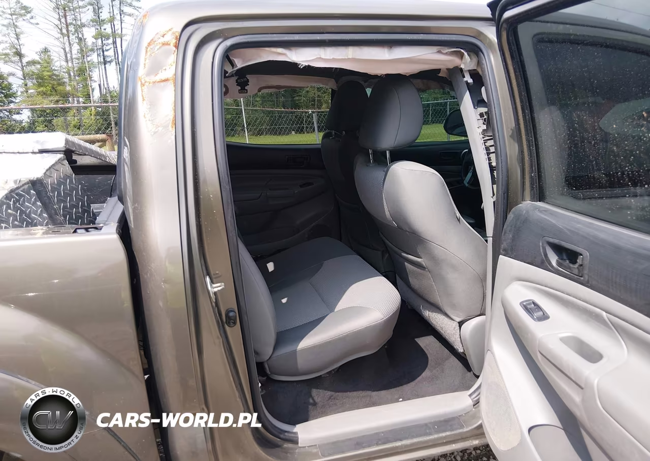 2015 Toyota Tacoma Base V6 VIN:3TMLU4EN0FM173956 - 8