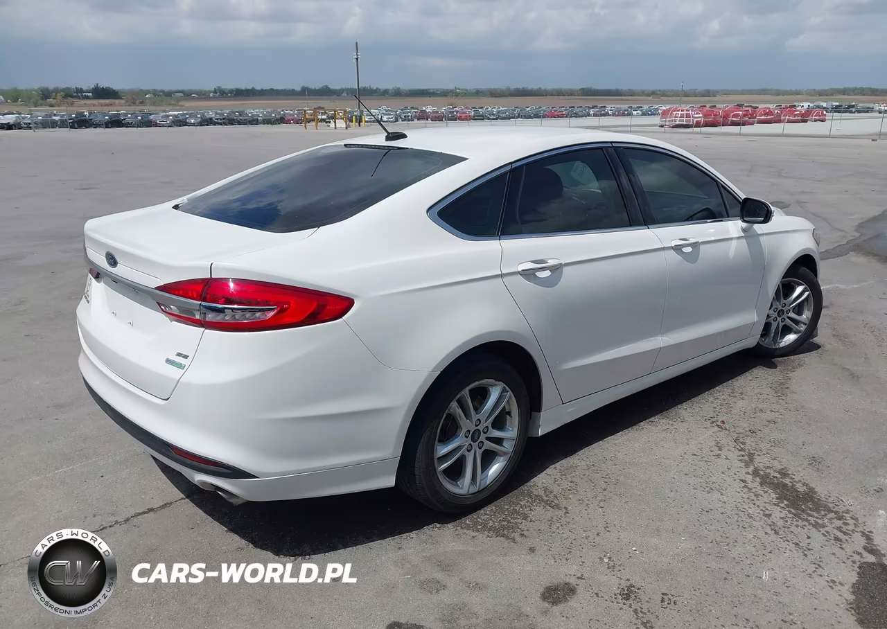 2018 Ford Fusion Se VIN:3FA6P0HDXJR201487 - 4