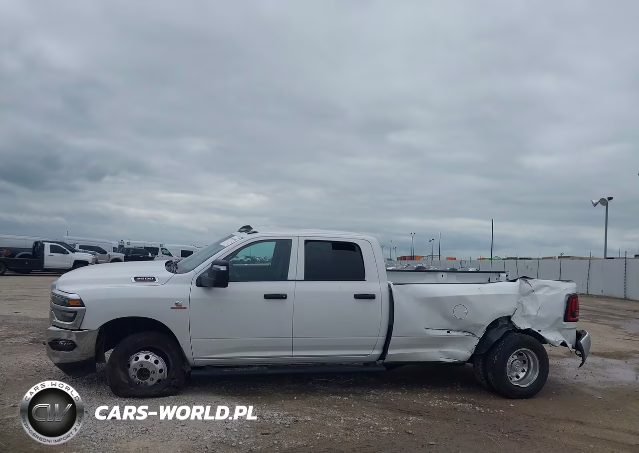2025 Ram 3500 Tradesman 4X4 8' Box VIN:3C63RRGL2SG520259 - 17
