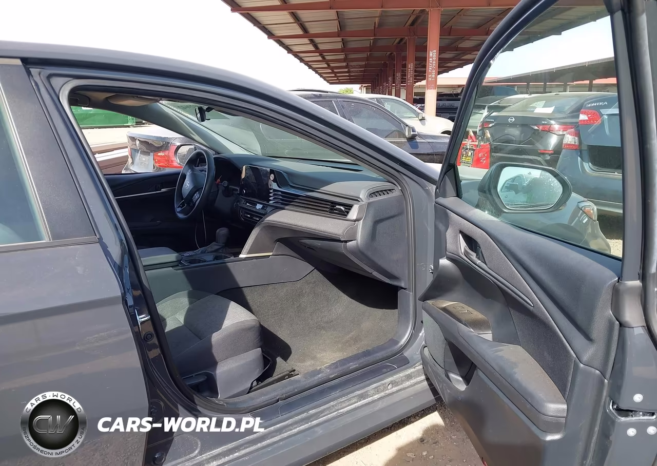 2025 Toyota Camry Le VIN:4T1DAACK7SU010887 - 5