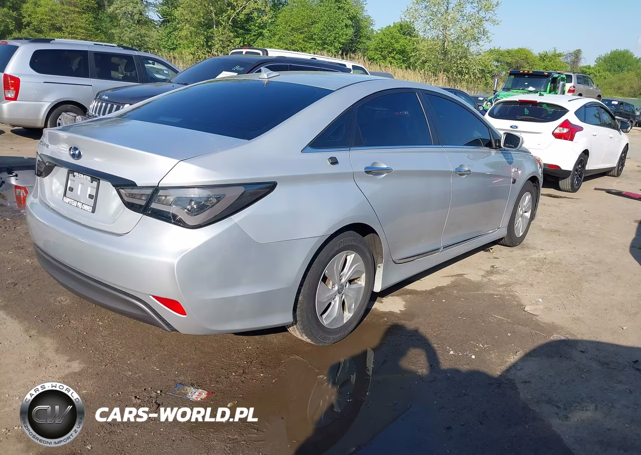2014 Hyundai Sonata Hybrid VIN:KMHEC4A46EA116905 - 4