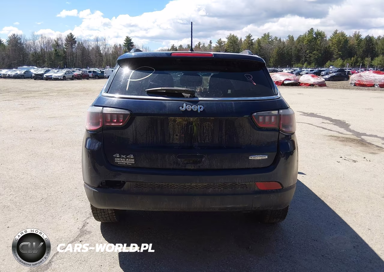 2018 Jeep Compass Latitude 4X4 VIN:3C4NJDBB4JT144776 - 17
