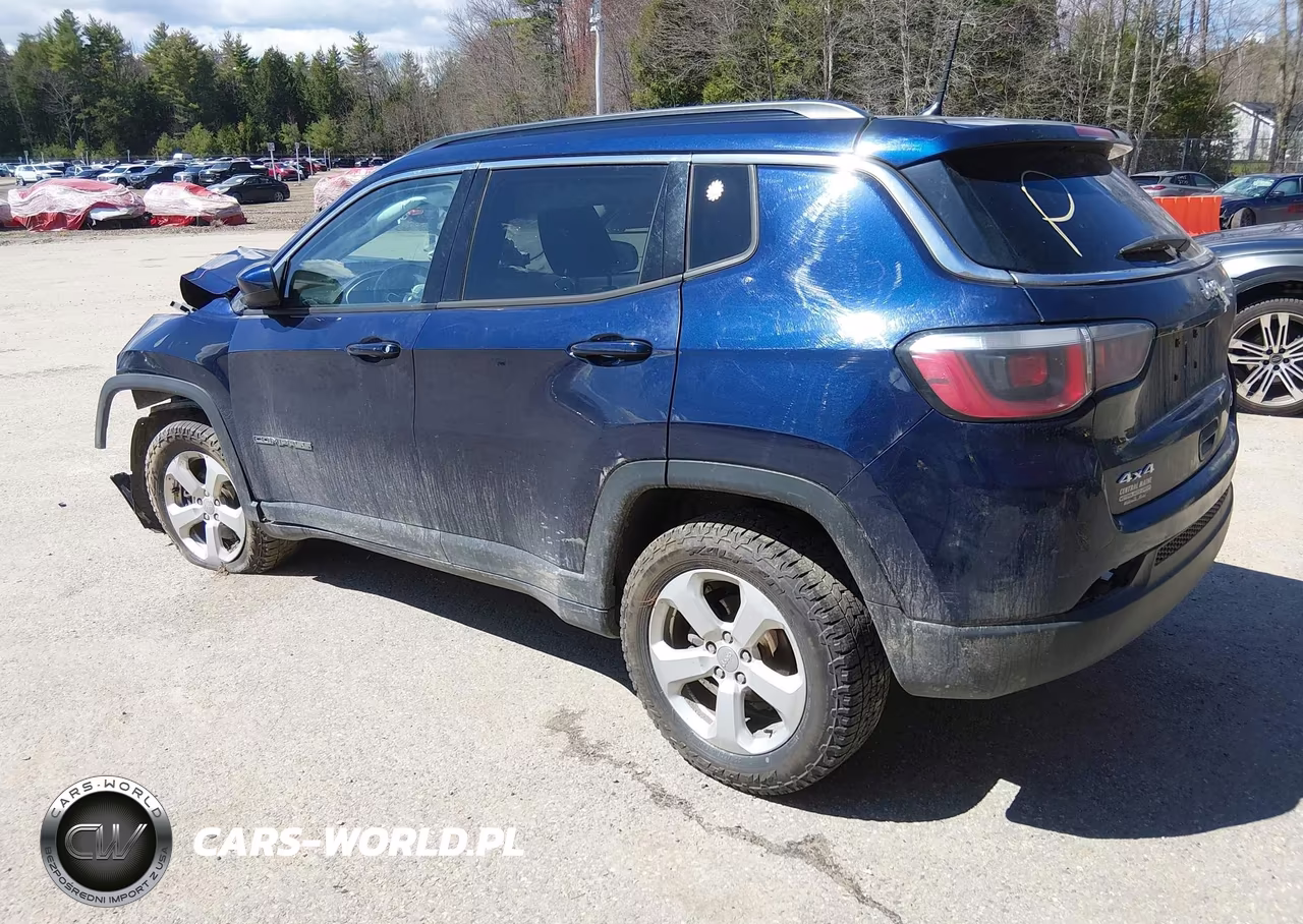 2018 Jeep Compass Latitude 4X4 VIN:3C4NJDBB4JT144776 - 3