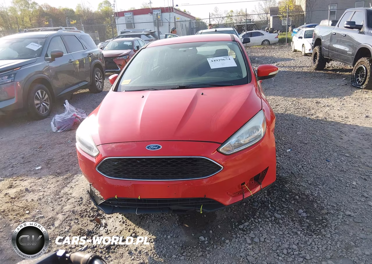 2017 Ford Focus Se VIN:1FADP3K23HL225915 - 12