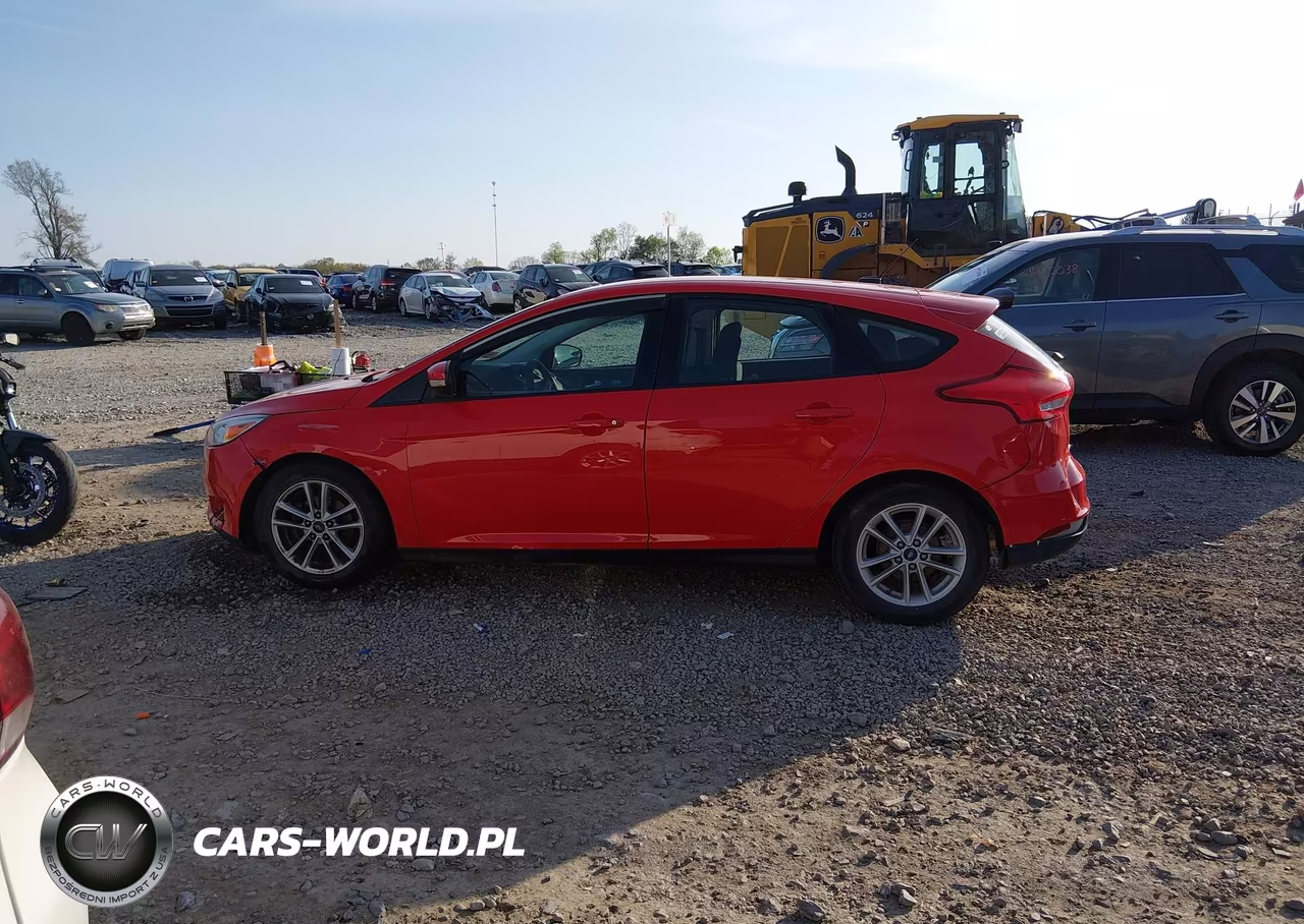 2017 Ford Focus Se VIN:1FADP3K23HL225915 - 14
