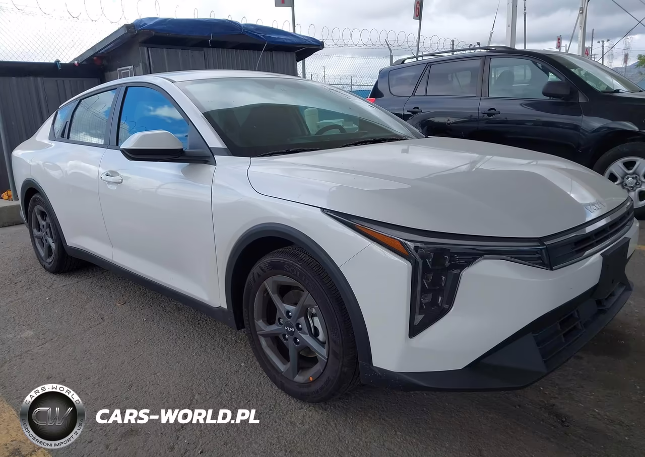 2025 Kia K4 Lxs – zdjęcie 1 z 18