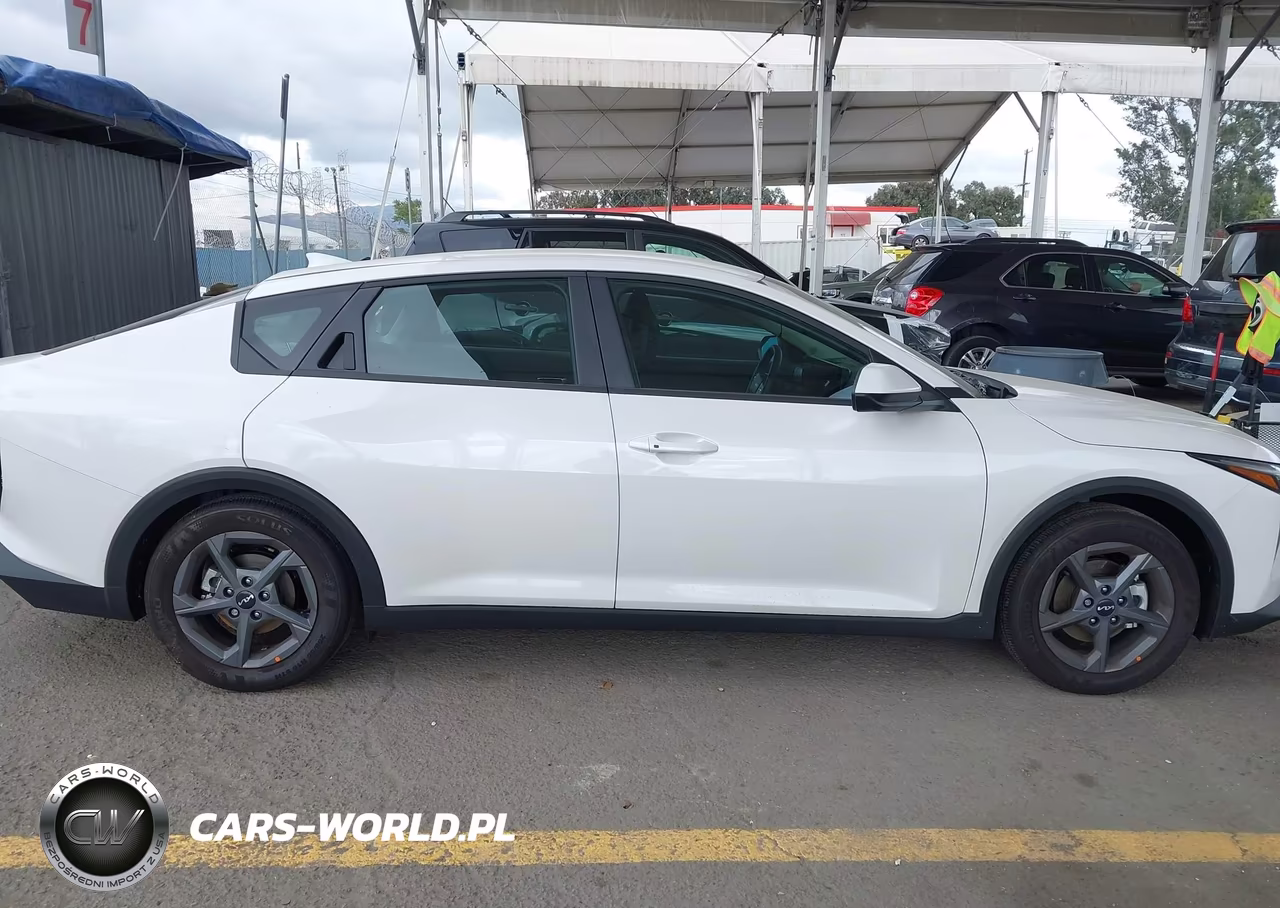 2025 Kia K4 Lxs VIN:3KPFT4DE2SE193468 - 14