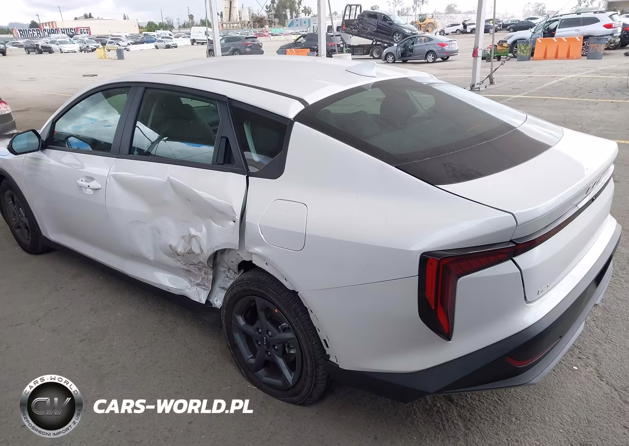 2025 Kia K4 Lxs VIN:3KPFT4DE2SE193468 - 3