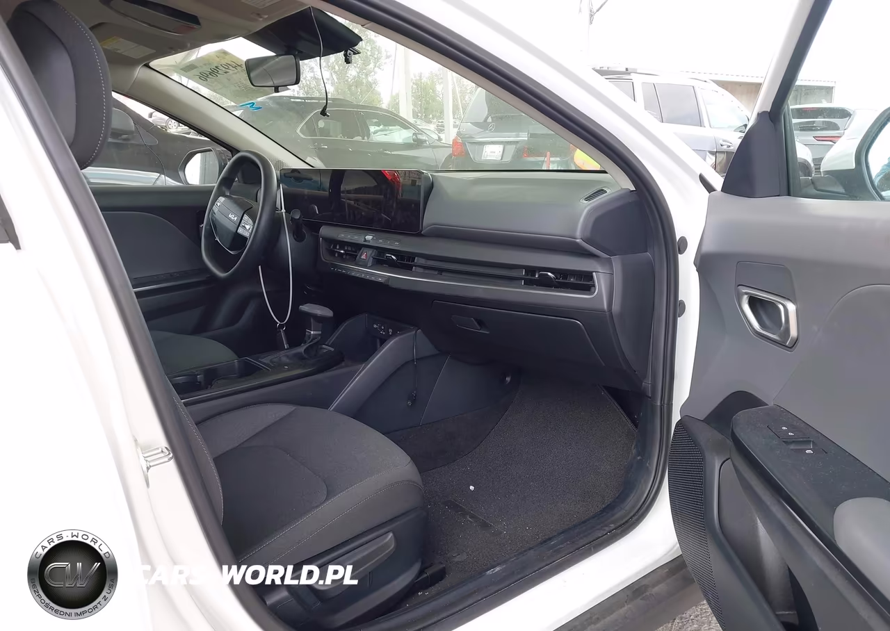 2025 Kia K4 Lxs VIN:3KPFT4DE2SE193468 - 5