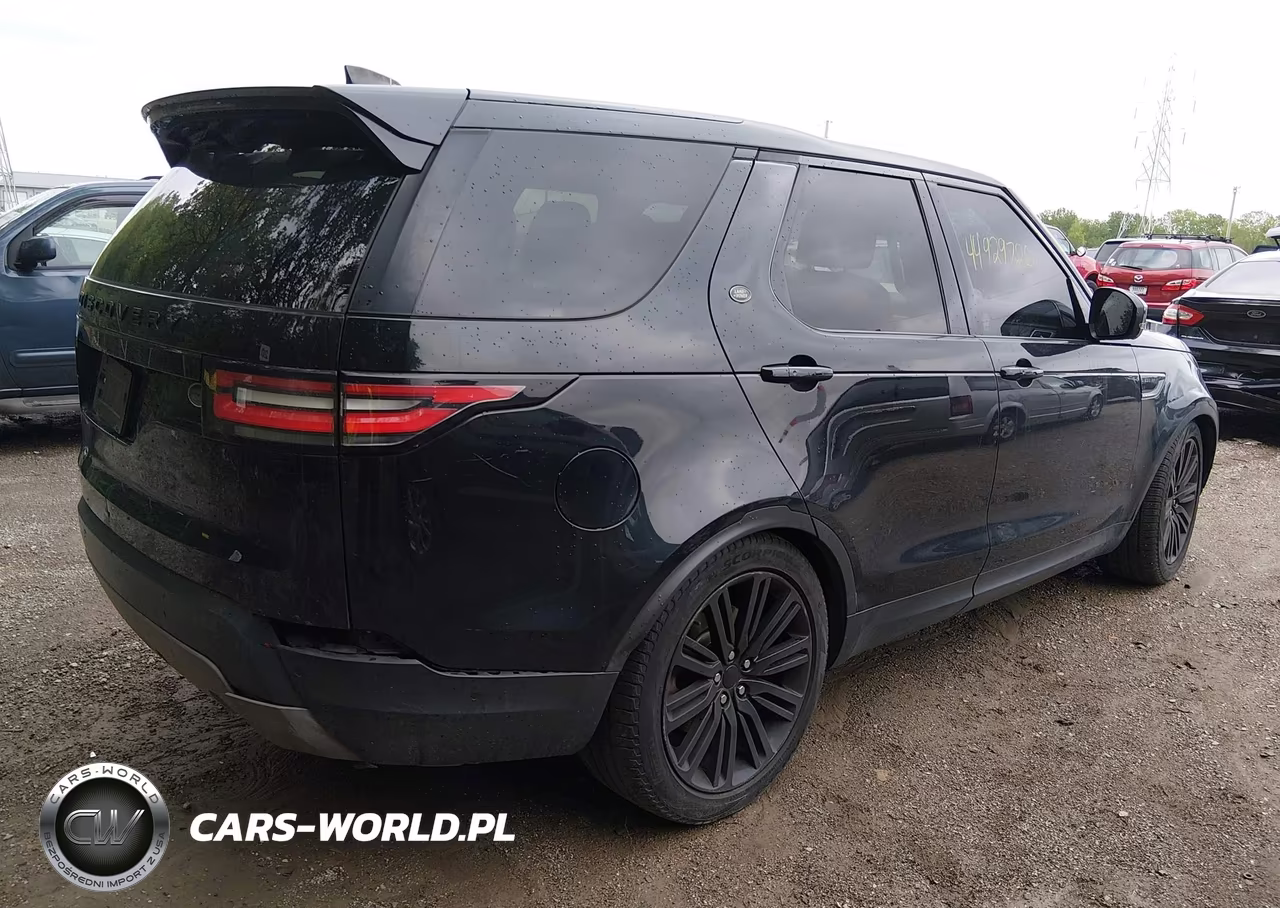 2017 Land Rover Discovery First Edition VIN:SALRTBBV7HA017489 - 4